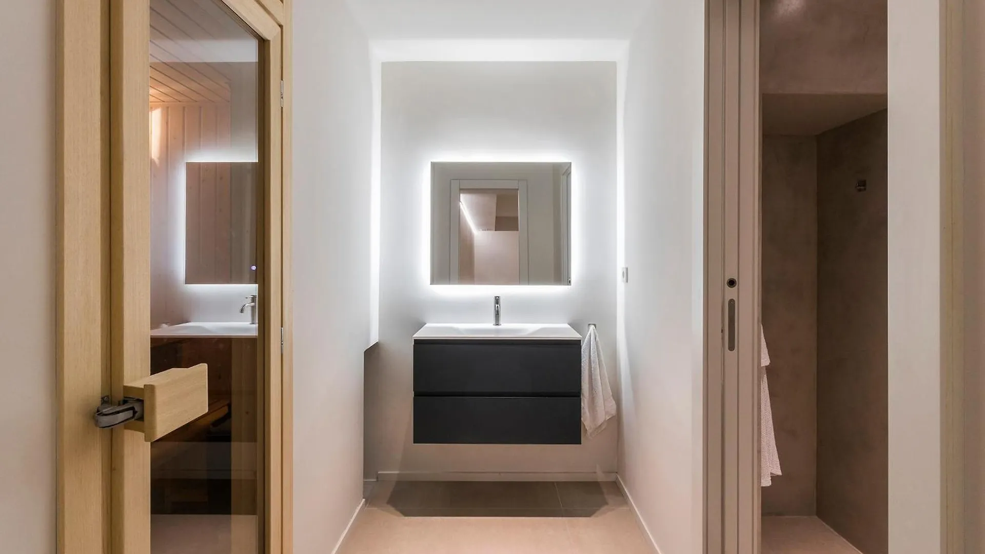 Villa Al Fresco Sitges Center And 10 Minutes Walk From Beach Amaizing Design New Villa And New Urbanization Ισπανία