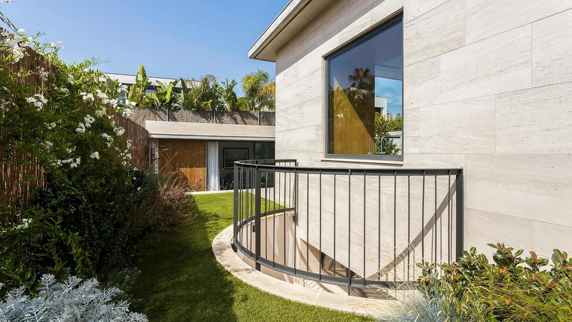Villa Al Fresco Sitges Center And 10 Minutes Walk From Beach Amaizing Design New Villa And New Urbanization